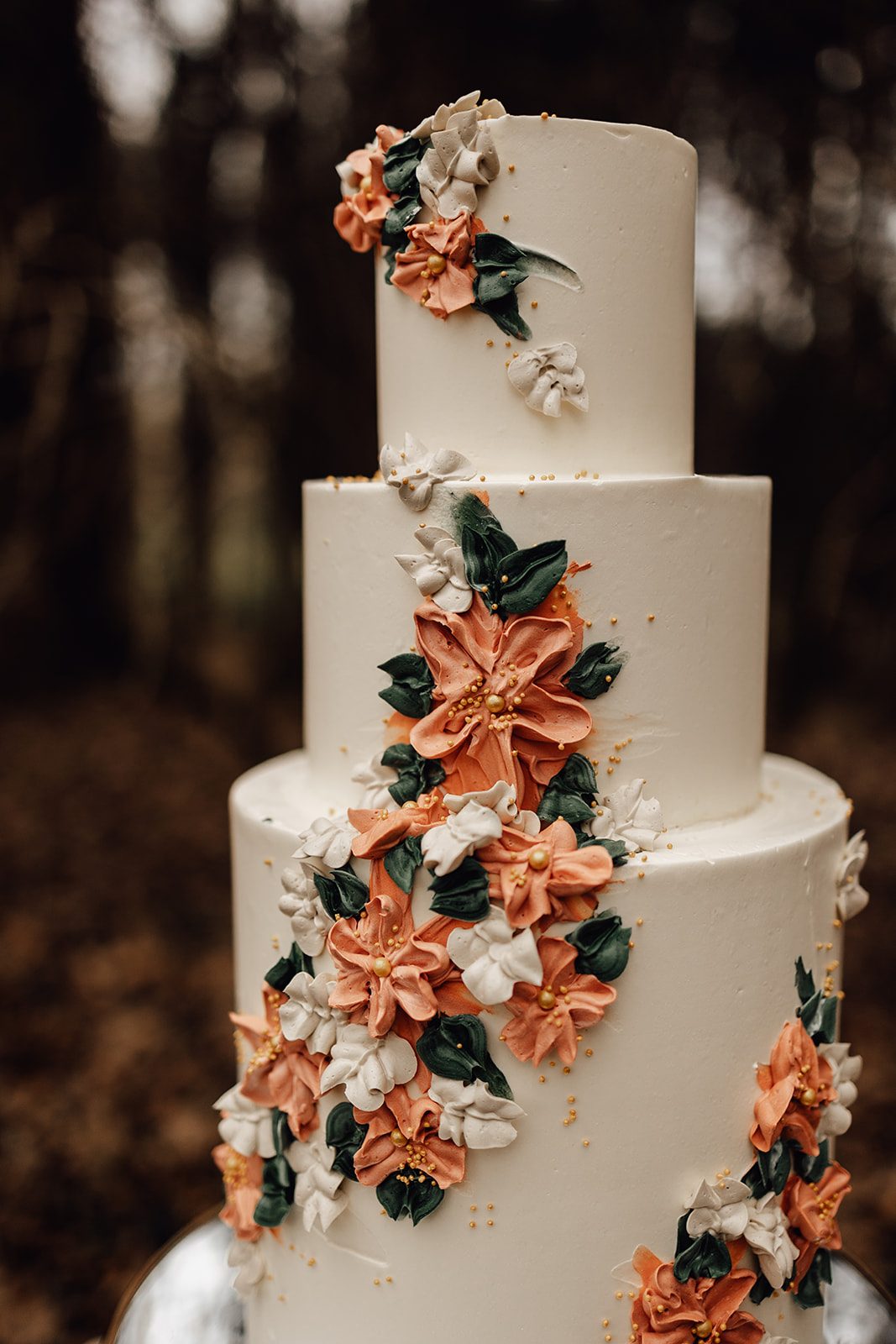 Hochzeitstorte mit handgemalten Blumen, Lieferung, modern