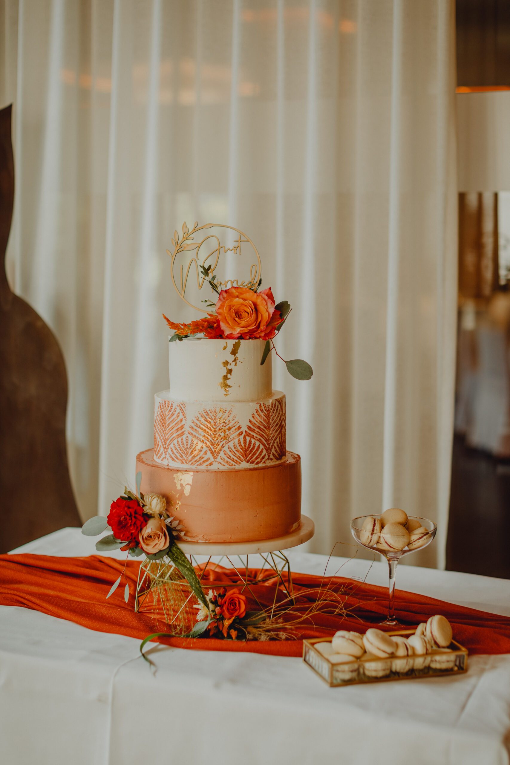 Boho Hochzeitstorte, Blattgold, moderne Hochzeitstorte